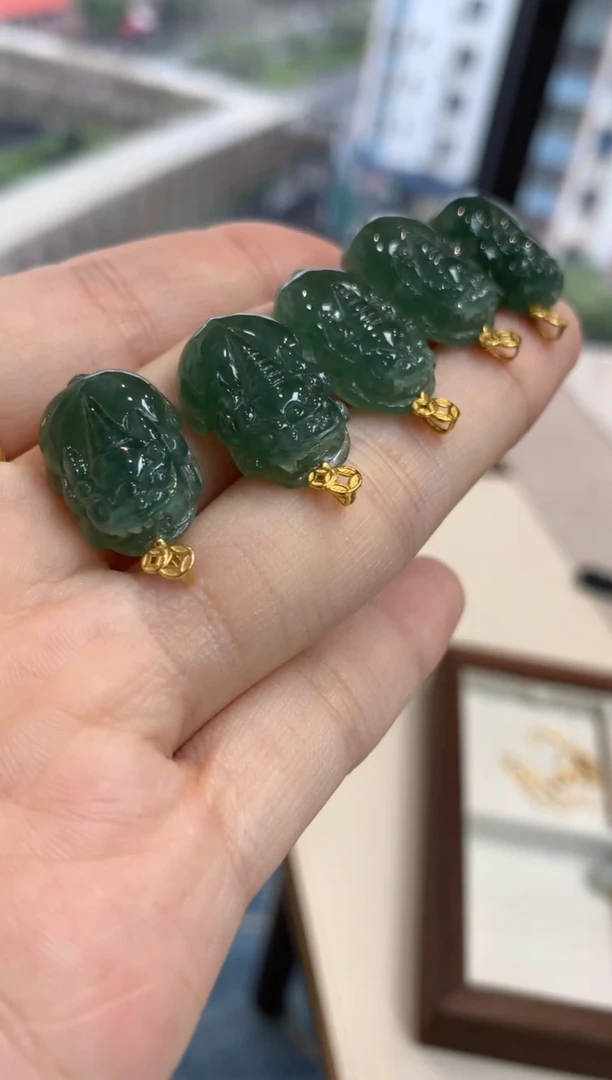 【闪购商品】翡翠吊坠(不含链)18K金镶嵌貔貅多样性发货1件