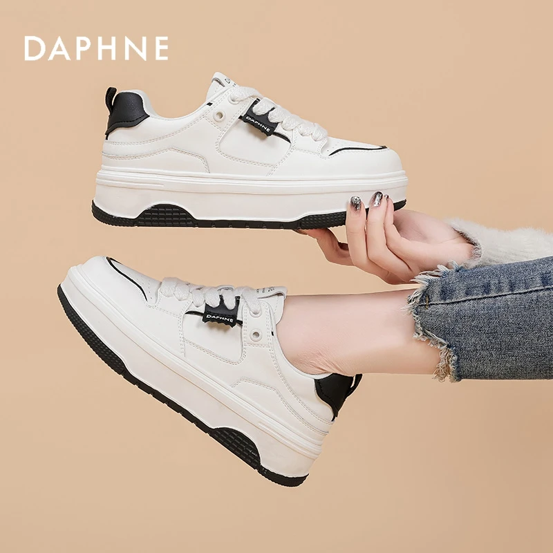 达芙妮厚底小白鞋女2025新款韩版板鞋百搭圆头系带增高休闲鞋