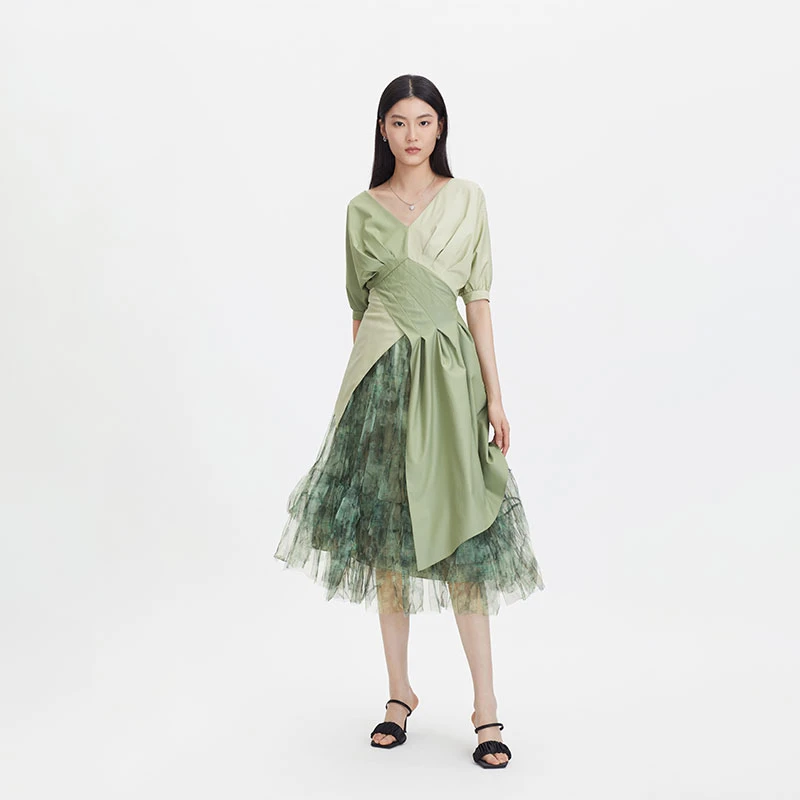 圣迪奥春夏植物系绿色时尚服饰小众设计感气质通勤上衣S232Z2208