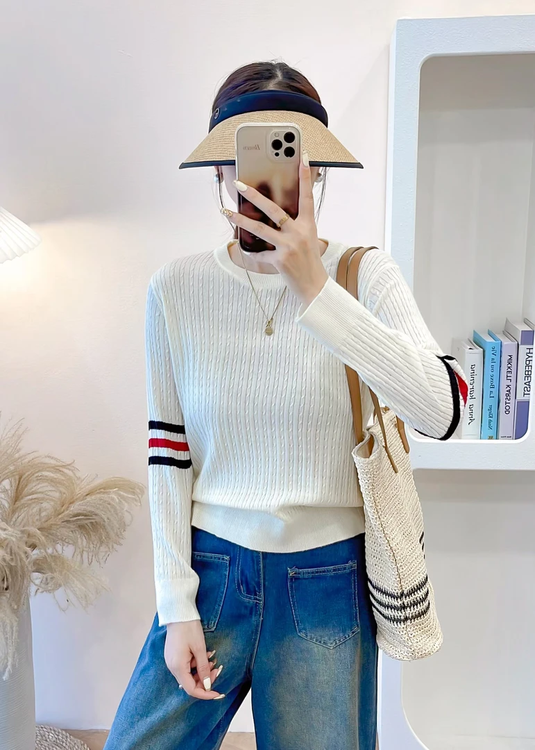 袖子撞色条纹针织衫毛衣女2024秋季圆领软糯套头上衣
