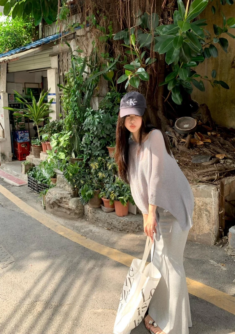 纯欲慵懒风露肩不规则防晒罩衫修身性感收腰显瘦吊带连衣裙长裙女