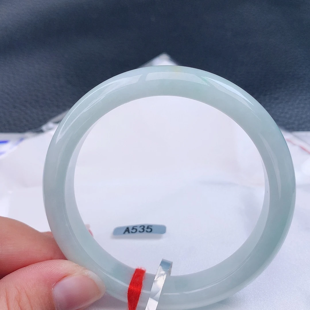 翡翠手镯未镶嵌57.4 翡翠手镯