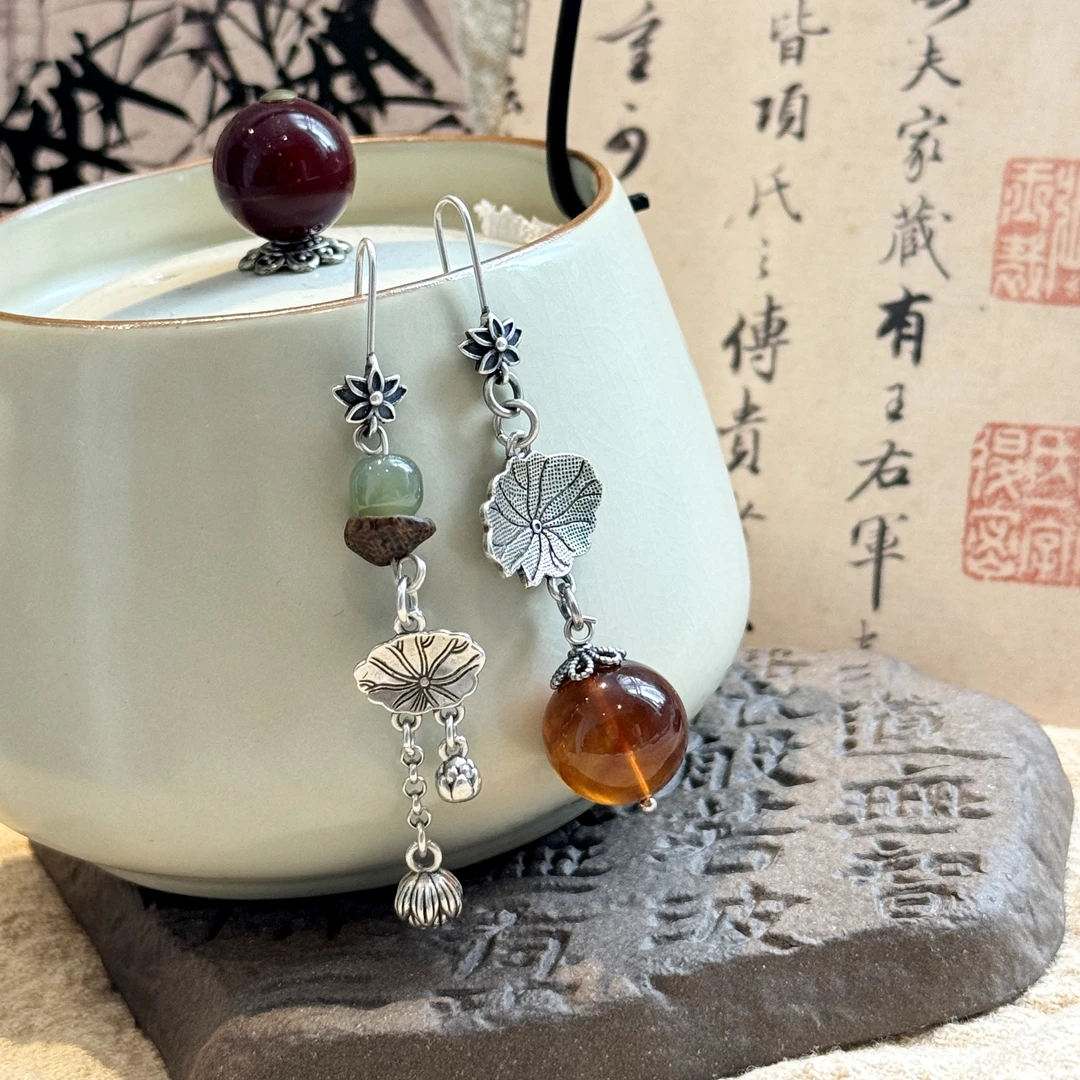 925银耳饰 E25138 荷叶莲蓬茶色珠珠不对称耳钩耳环