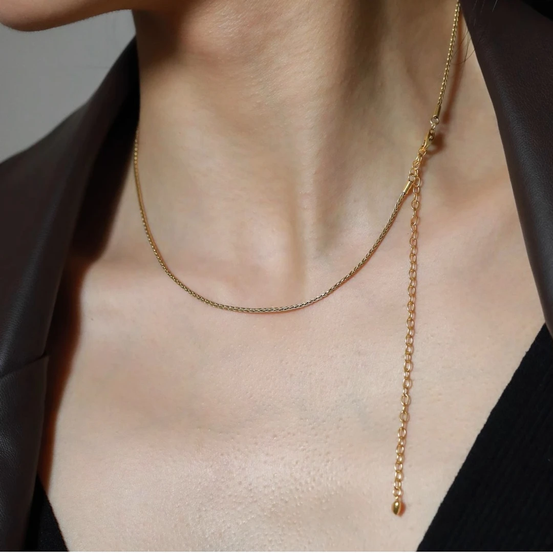 银春春 链子925银 编织麻花>国风毛衣链古金蛇骨项链抽拉银锁骨链