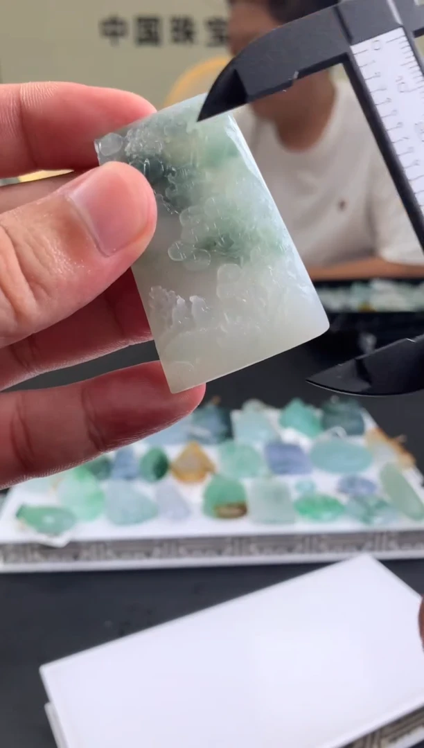 【闪购商品】定制翡翠未镶嵌翡翠