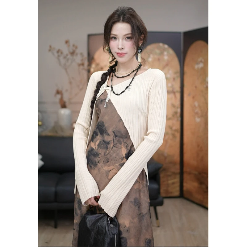 《秋影》不规则设计暗纹针织上衣彼得潘大叔