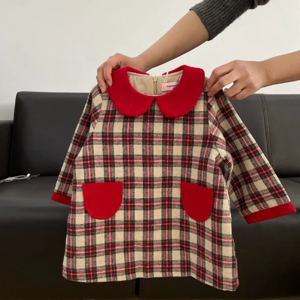 红白格纹娃娃领连衣裙加厚秋冬中长款复古毛呢