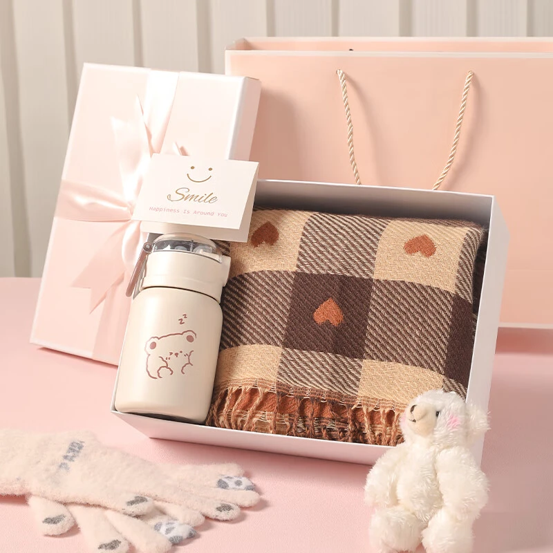 爱心围巾女2025新款仿羊绒格子围脖情侣披肩生日礼物送女友使实用