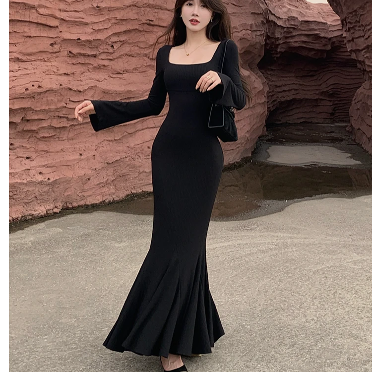 方领长袖鱼尾包臀连衣裙女早秋气质高级修身步步生莲长裙