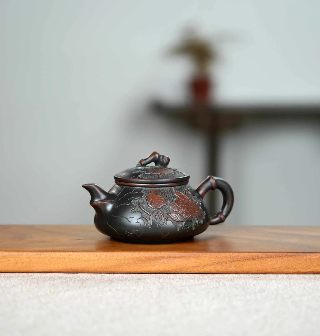 竹韵壶 刻绘荷花鱼  坭兴陶茶壶 全手工200CC 中式泡茶壶 陶壶