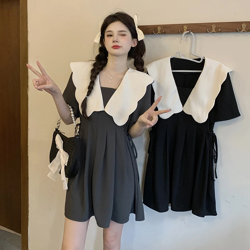 大码胖MM法式撞色娃娃领连衣裙女夏季减龄小黑裙别致显瘦百褶裙子