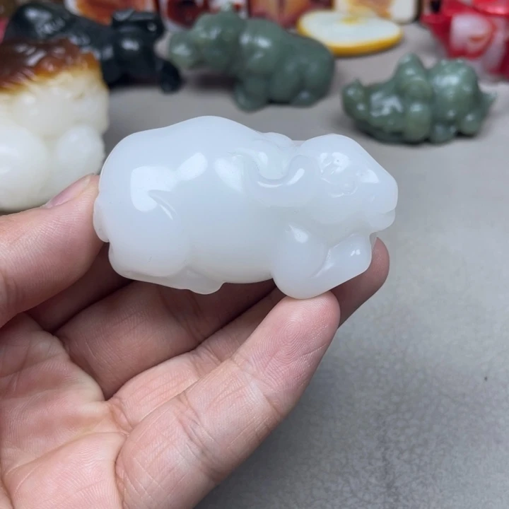 和田玉(糖玉)颈饰未镶嵌
