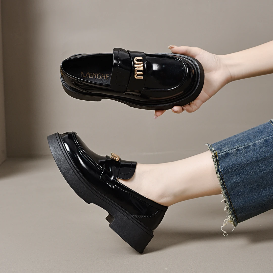 真软皮厚底2024年秋季新款时尚休闲软底装饰圆头乐福鞋百搭