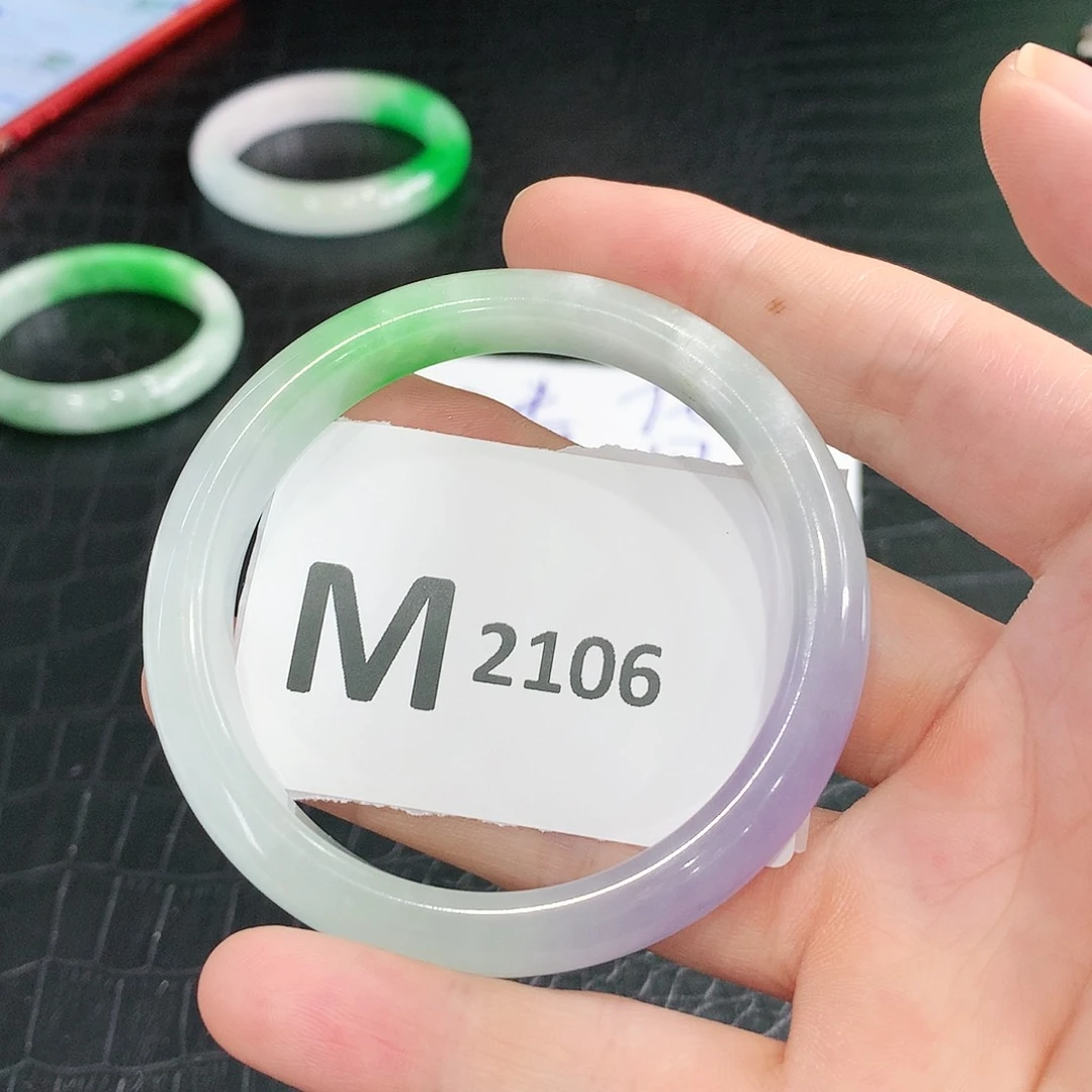 翡翠手镯未镶嵌伍****姐看图片看数字发货