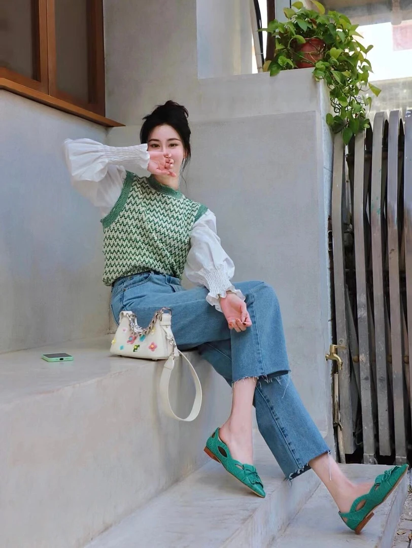 2024新款早秋冬季休闲简约马甲衬衫搭配牛仔裤裤子显瘦百搭时尚女