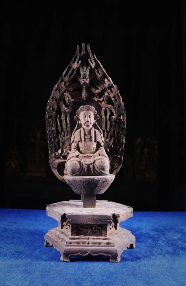 清~火焰龙凤纹背光禅定观音