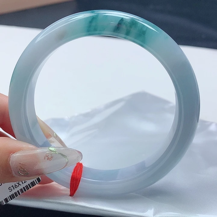 翡翠手镯未镶嵌60.8圈口