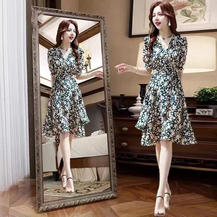 碎花雪纺连衣裙2024夏季新款女装气质收腰显瘦法式减龄中长款裙子