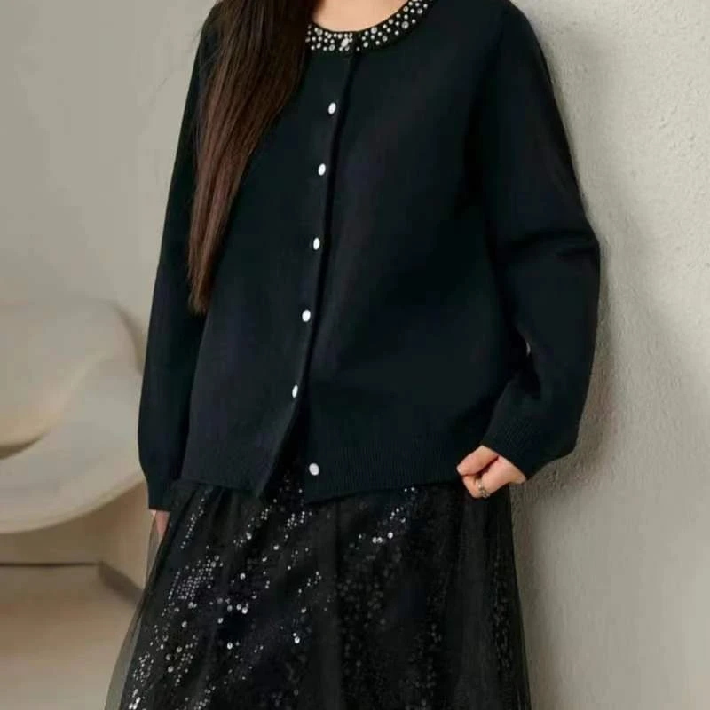 秋冬新款大码圆领重工钉珠优雅轻奢小香风宽松羊毛针织长袖开衫女