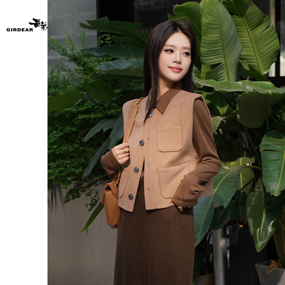 GIRDEAR/哥弟冬季新款时尚百搭宽松口袋造型绵羊毛马甲1400774