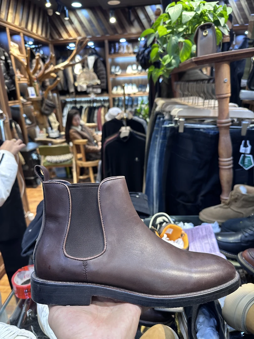 008 棕色正装皮鞋