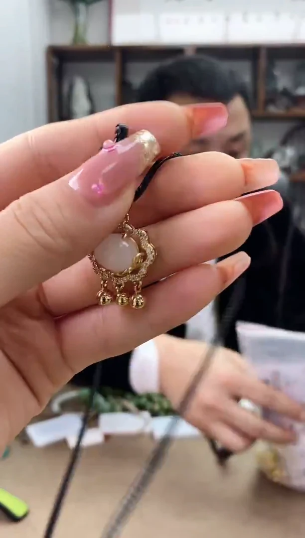 【闪购商品】石英质玉手饰未镶嵌A209