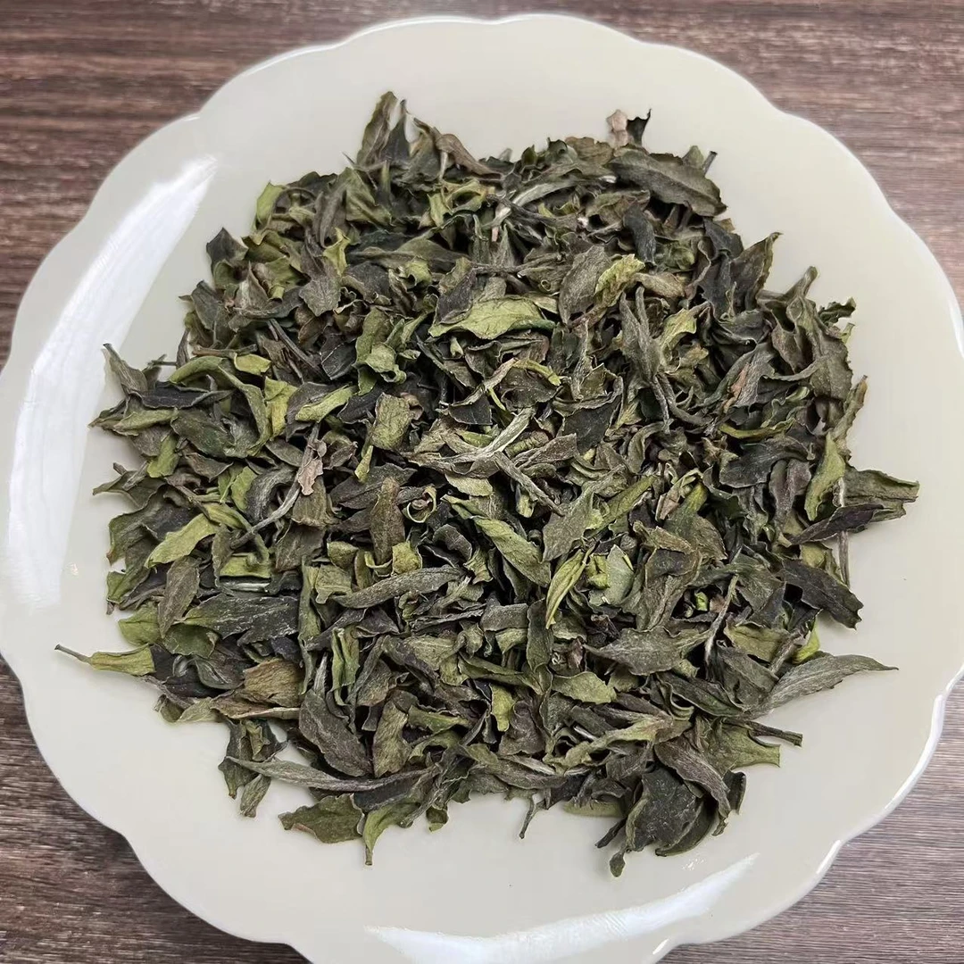 正官翁2024-片片香 梅占鱼叶寿眉2号100g一盒