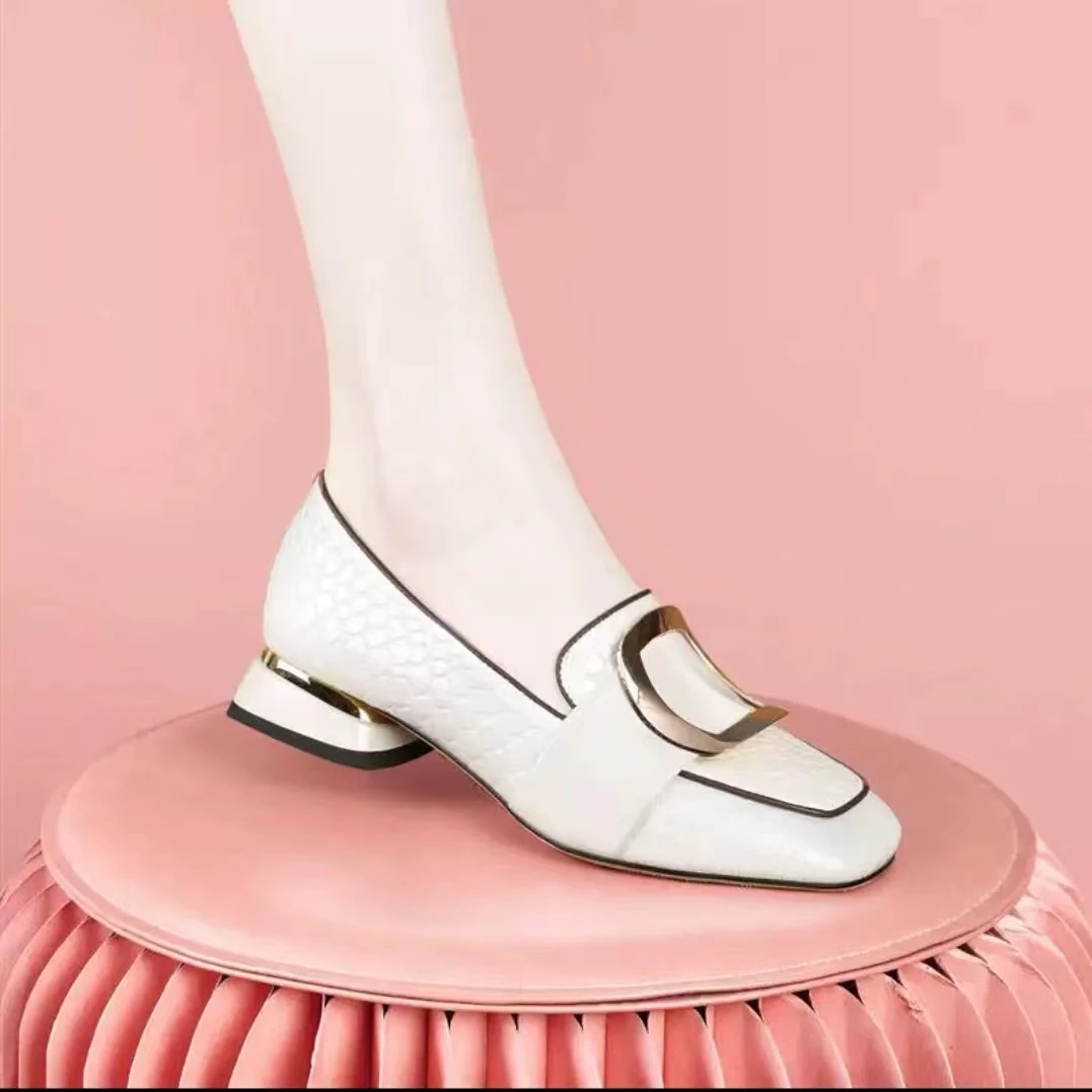 2023年新款单鞋金属扣件低跟方头时尚百搭品牌女鞋舒适粗跟3502