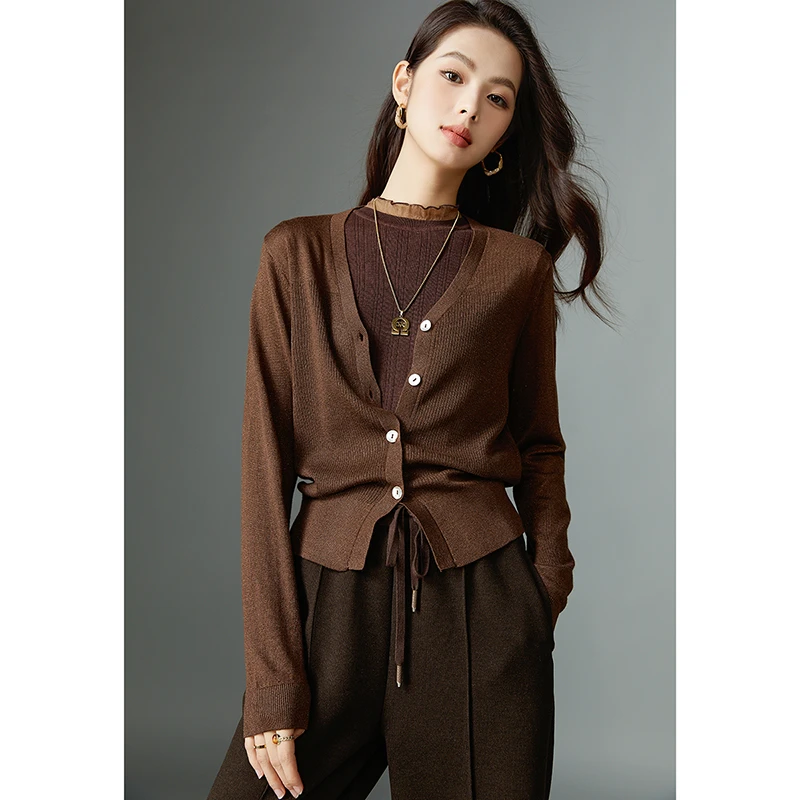 晚白2024新款雅丹风气质上衣流行休闲羊毛针织开衫毛衣女24062411