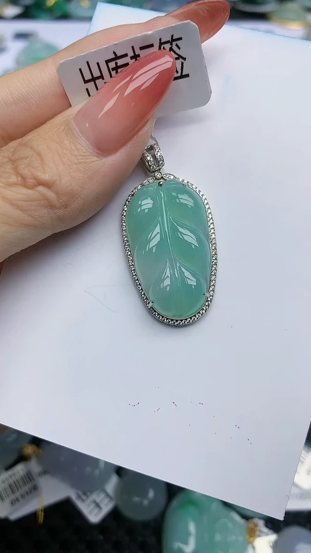 【闪购商品】翡翠挂件18K金镶嵌天然翡翠A货,98