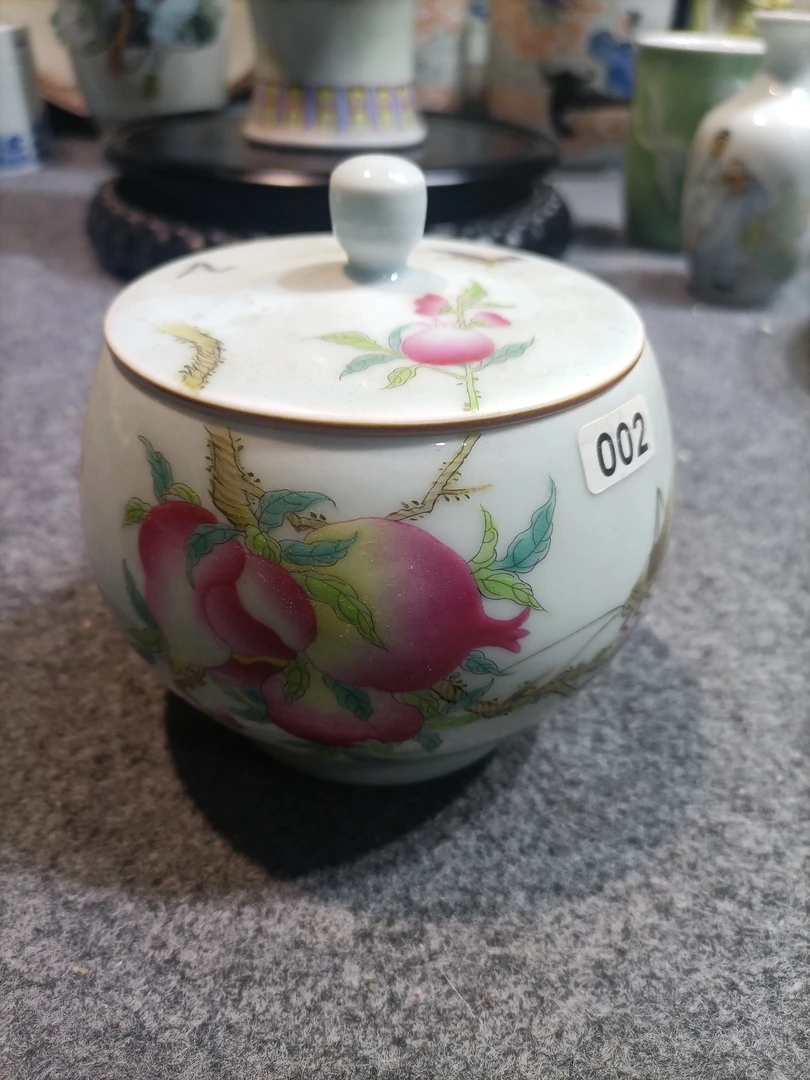 景德镇粉彩陶瓷茶叶罐不带盖高度8.5公分肚径11公分