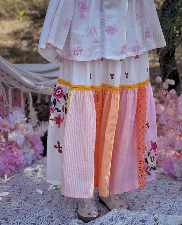 ZTJ紫藤街 春新拼布拼接松紧腰绣花复古民族风大摆宽松半身裙