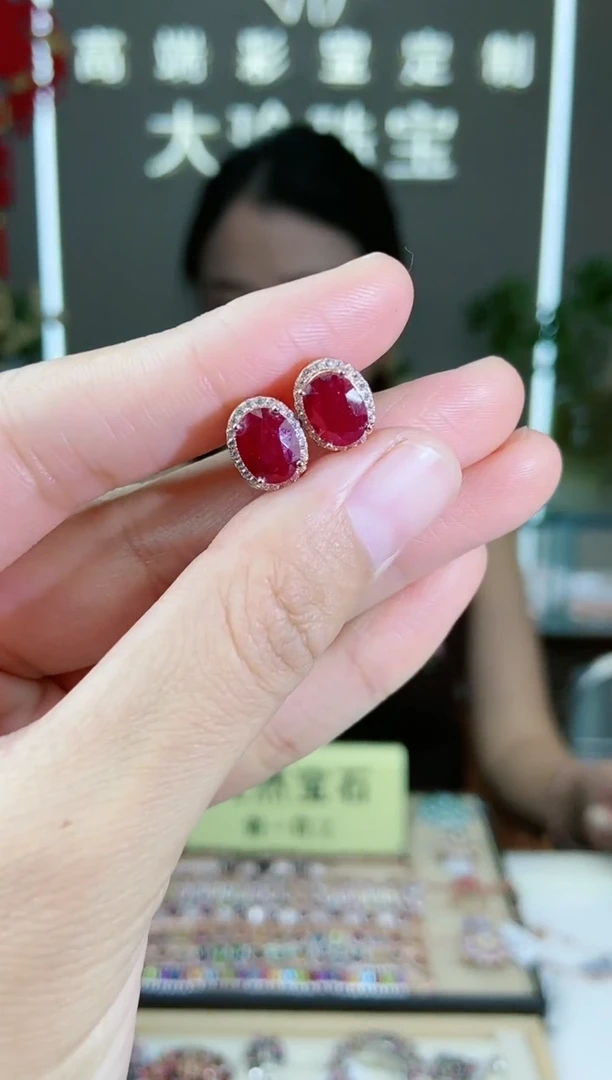 【闪购商品】红宝石耳饰银S925镶嵌耳饰