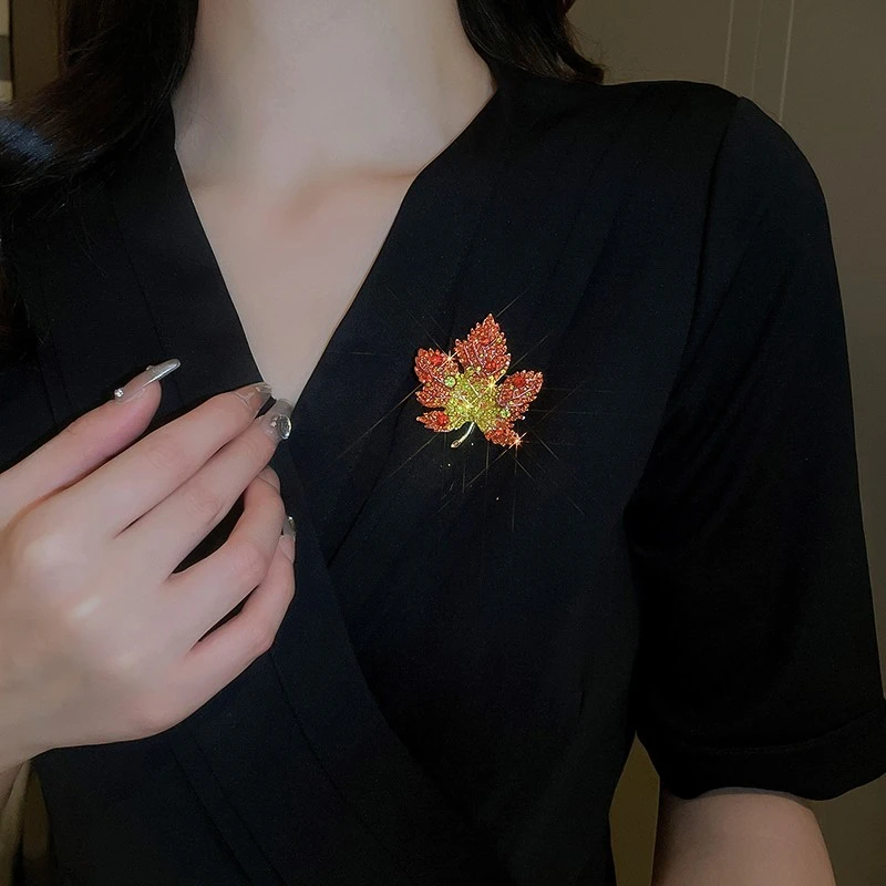 合金胸针 漫山红枫叶胸针胸花设计感小众轻奢高级感毛衣别针A1734