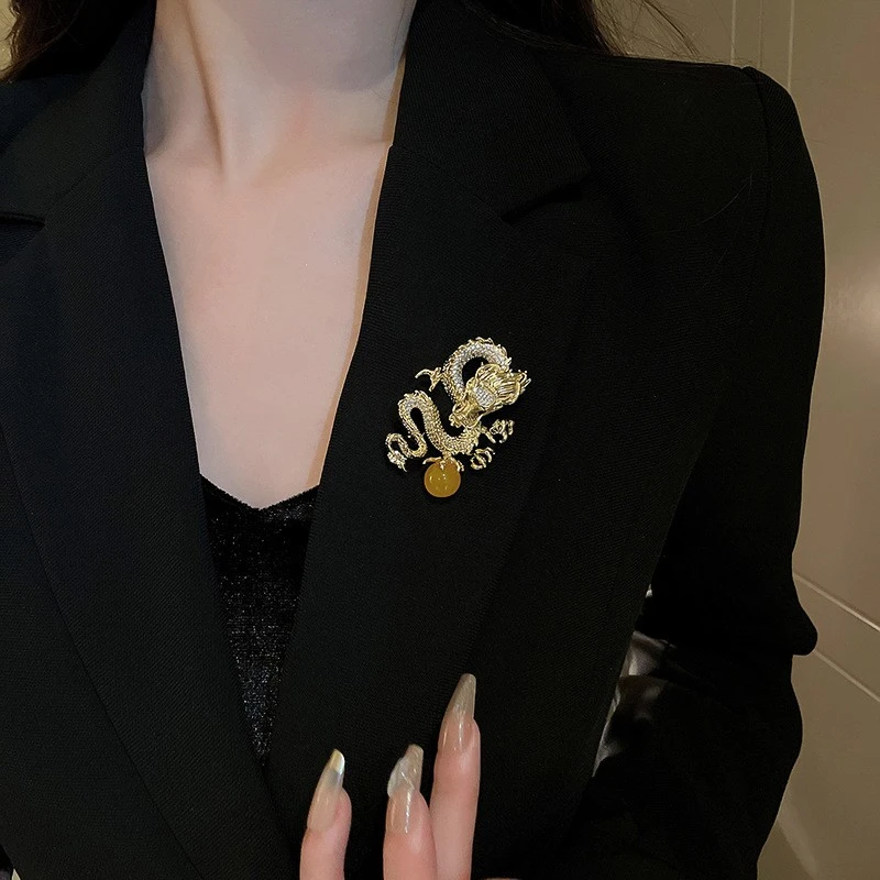 合金胸针 本命年龙年胸针胸花别针设计感小众毛衣大衣配饰品A2144