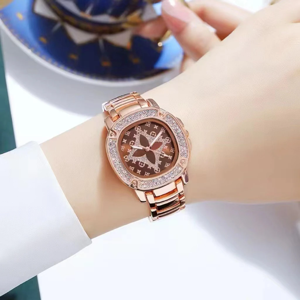 520复古经典简约女士老花钢带石英表