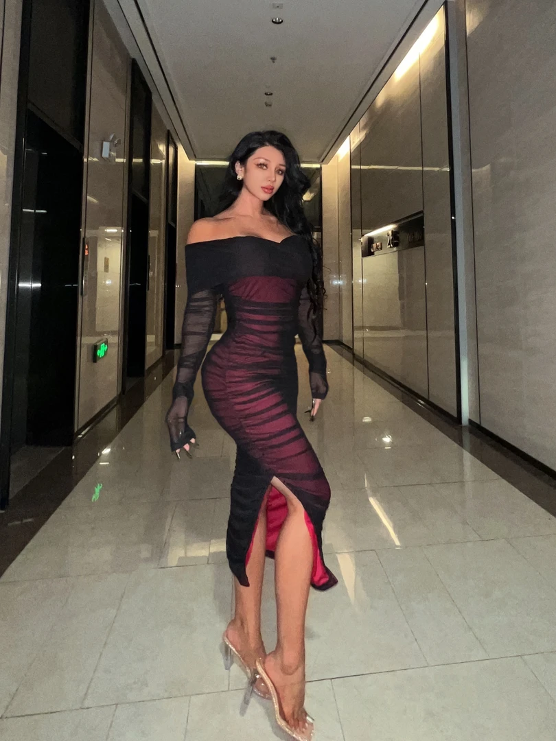 申晨家 佛罗时代长款 欧美风辣妹轻奢气质时尚名媛露背包臀连衣裙