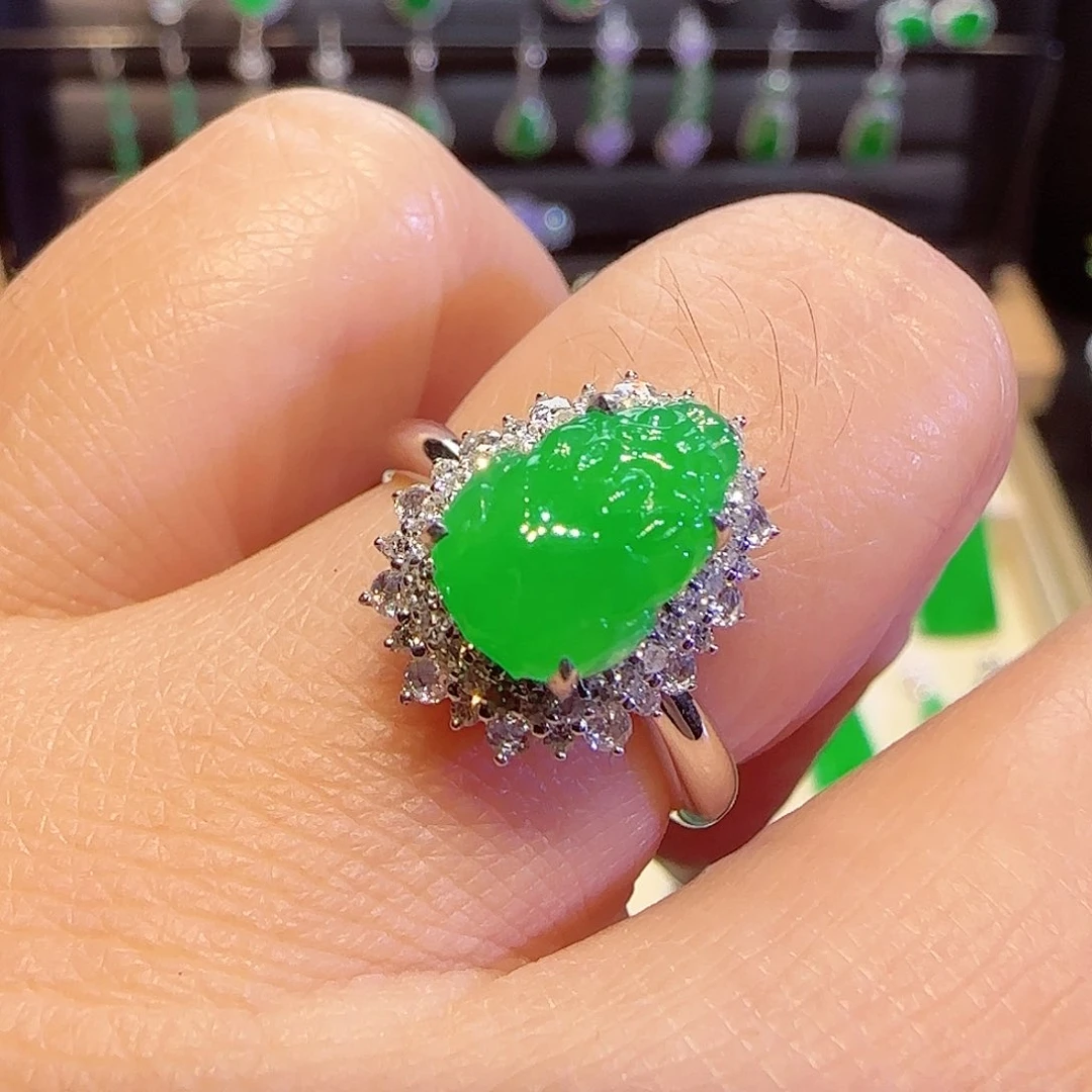 翡翠戒指18K金镶嵌一