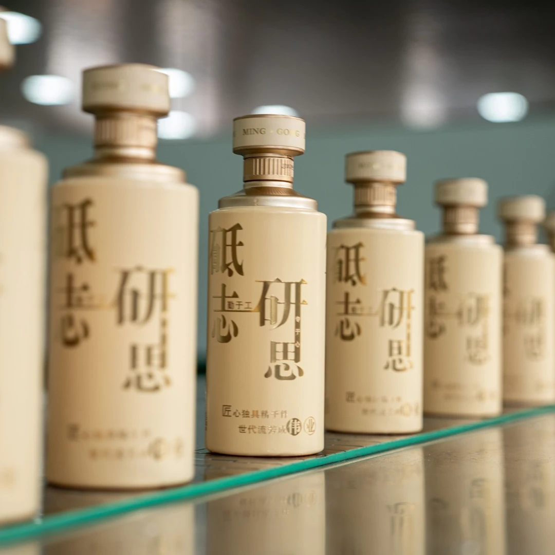 名公酒之名公巨匠-鲁班- 5箱装  53%Vol500