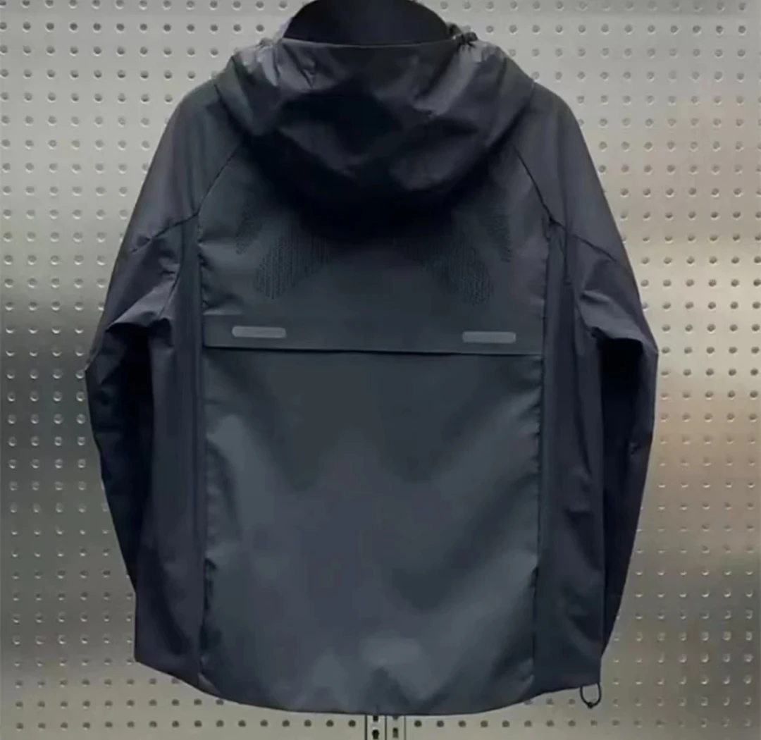 男士外套春秋款欧货高品质连帽冲锋衣时尚网红爆款夹克上衣