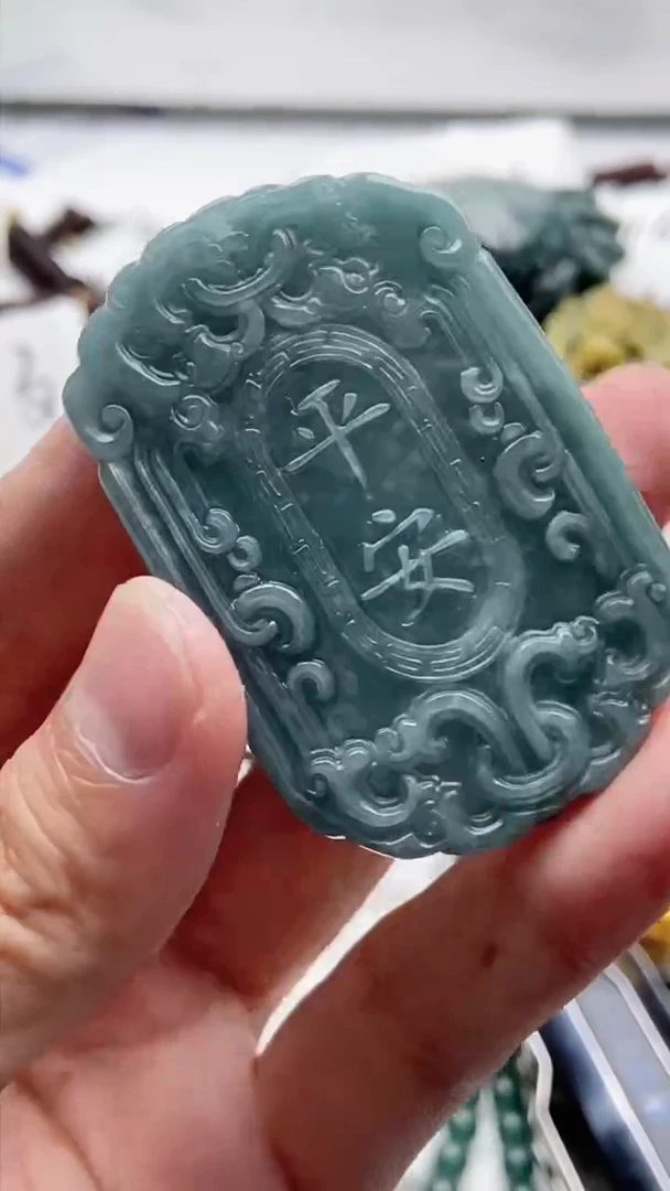 【闪购商品】翡翠颈饰未镶嵌8888888888