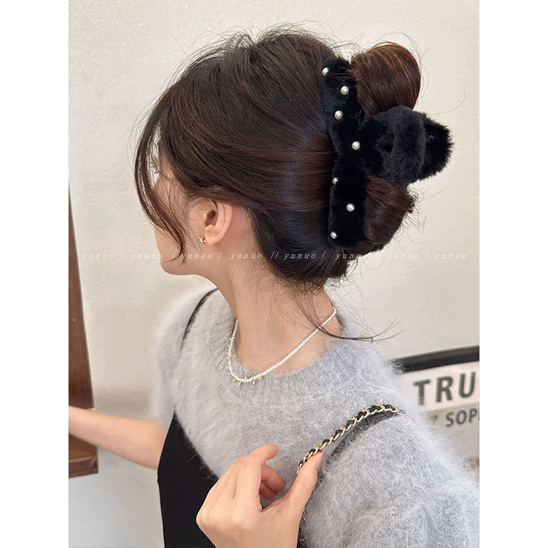 温暖秋冬百搭毛绒大号发夹女后脑勺发量多盘发鲨鱼夹高级感发抓夹