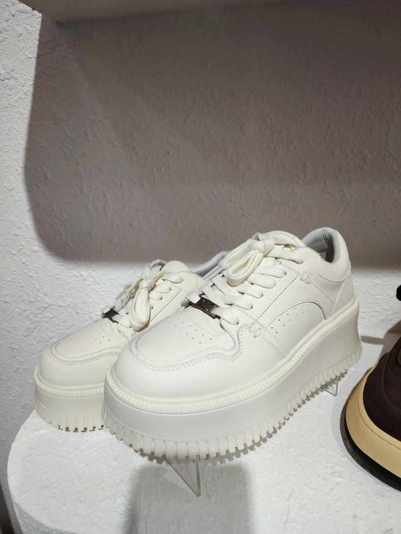 真皮厚底小白鞋女百搭透气增高休闲运动板鞋