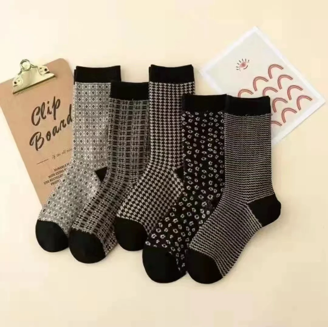 CY黑白小碎花系列袜子秋冬简约时尚休闲中筒棉袜ins