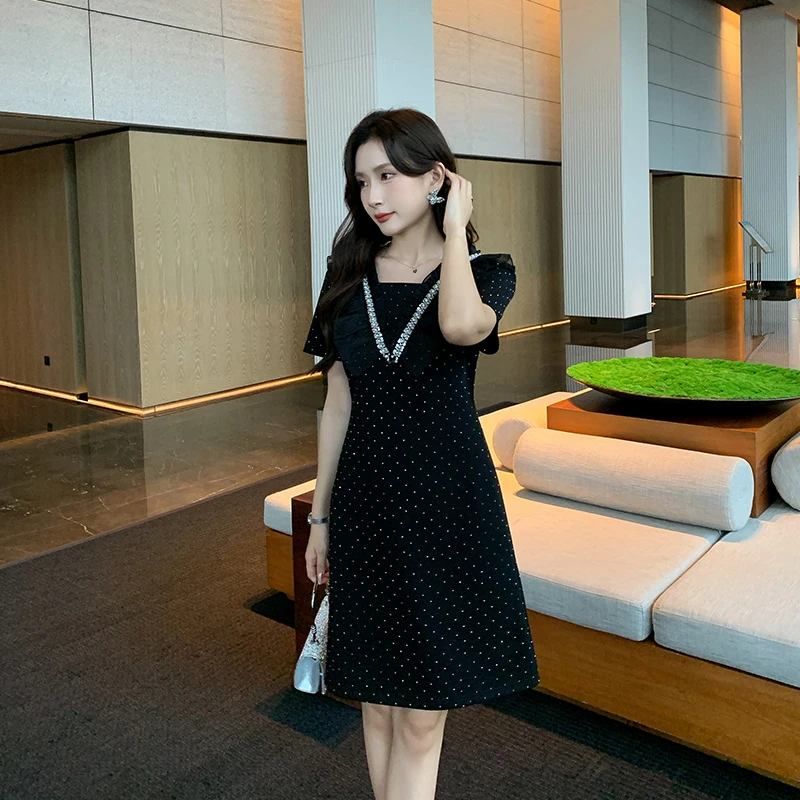 [奢姿轻奢系列]大码女装2025夏季钻饰连衣裙胖妹妹荷叶V领裙子