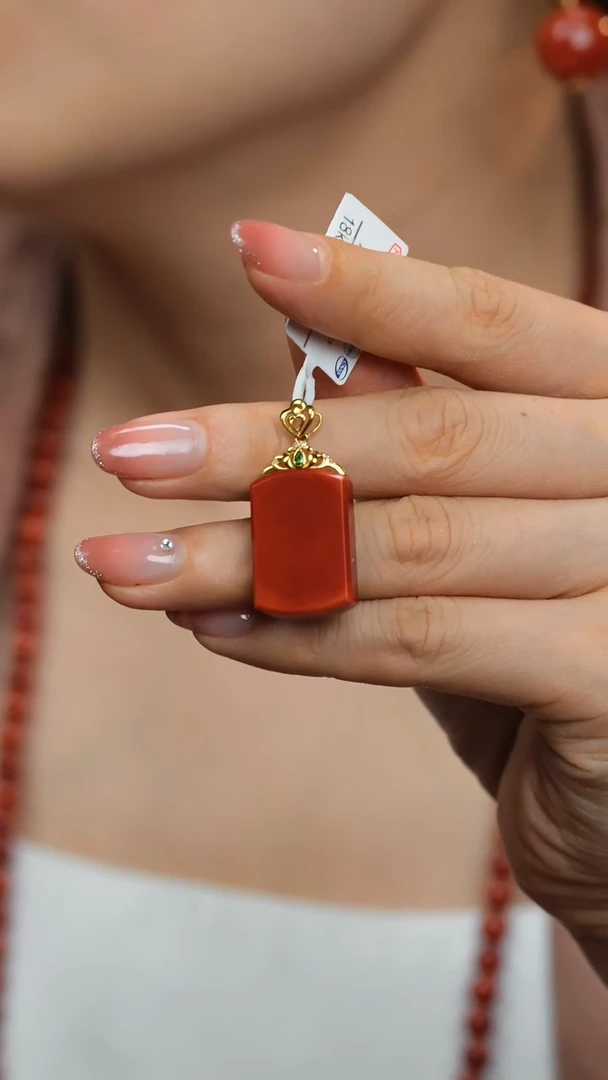 【闪购商品】南红玛瑙吊坠18K金镶嵌D-418