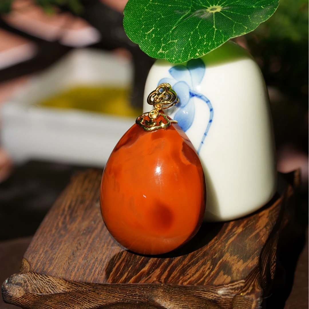 【凤鸣珠宝】天然原矿南红18K镶牛血红火焰纹水滴福袋吊坠 D-399