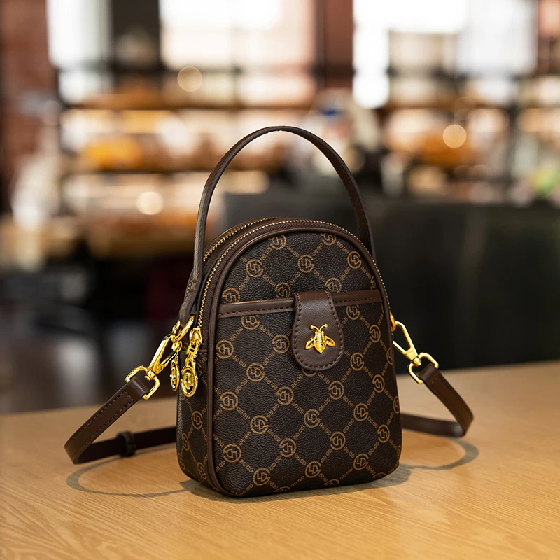 【当天发】新款高级感洋气手机包2025百搭时尚复古单肩斜挎手提女包