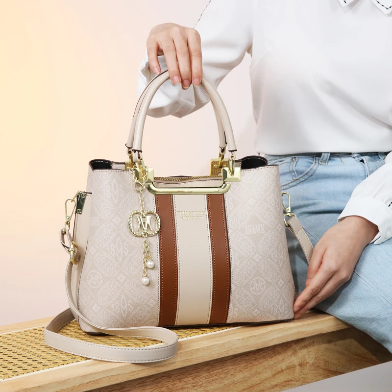 【当天发货】大容量手提斜挎包2025新款潮百搭时尚复古单肩斜挎女包