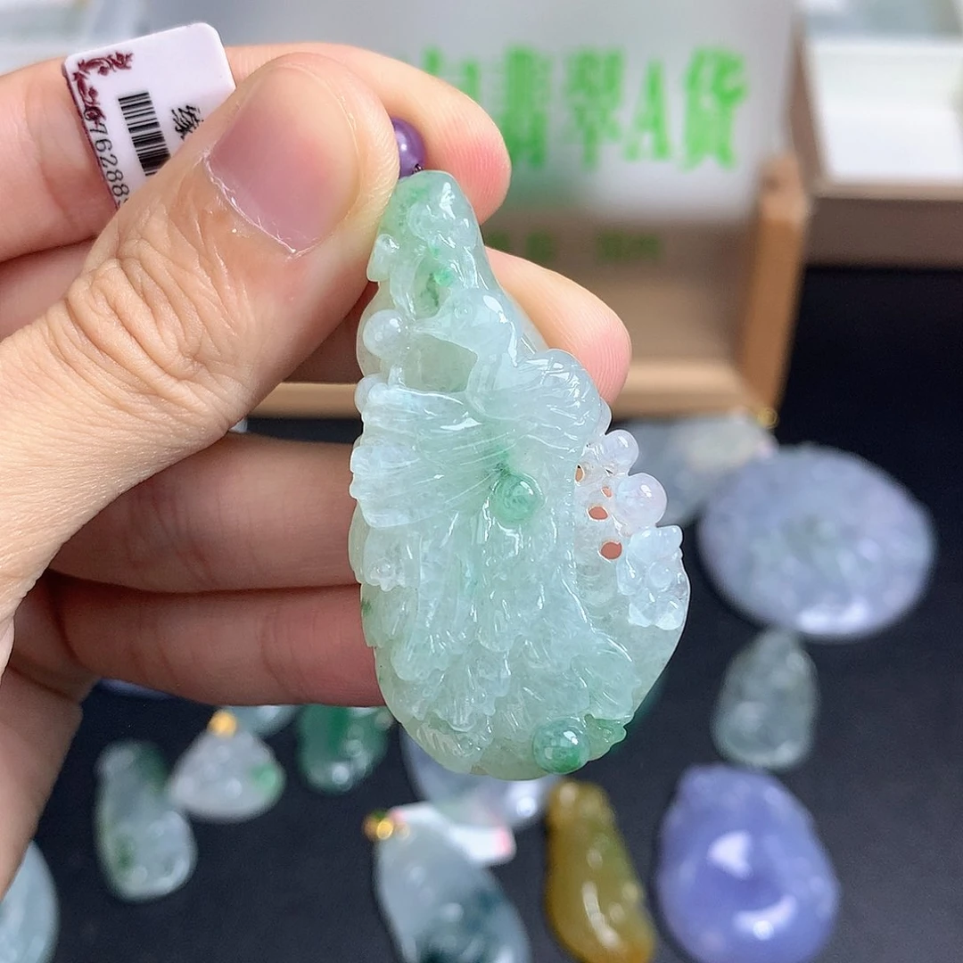 翡翠颈饰未镶嵌翡翠